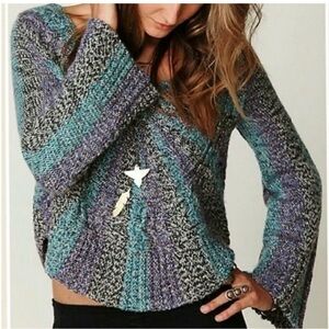 Free People Blue & Gray Pinwheel V-Neck Sweater Bell Sleeve Sweater Oversized S
